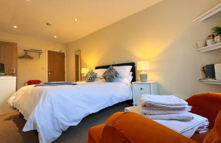 By the River - Foto 14