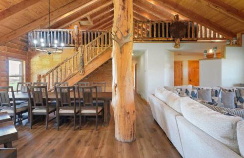 Splendor Valley Farms Huge Log Cabin with King Bed Bunk Beds and Game Room - Photo 14