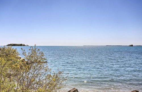 Waterfront Bass Island Retreat with Balcony and TV - Foto 23