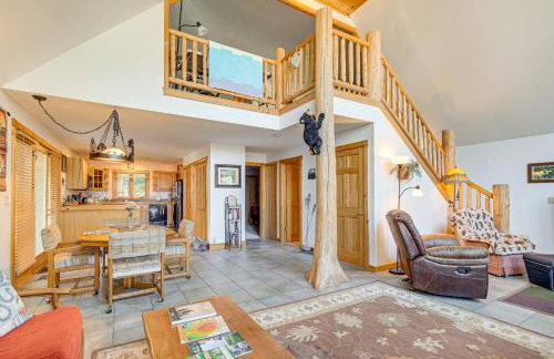 Near Beach Access Torch Lake Cabin Retreat! - Foto 7