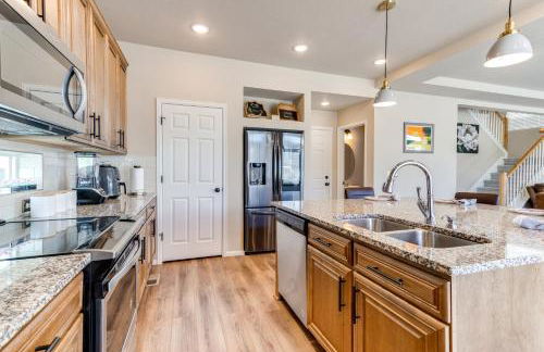 17 Mi to Downtown Denver Modern Aurora Home! - Foto 13