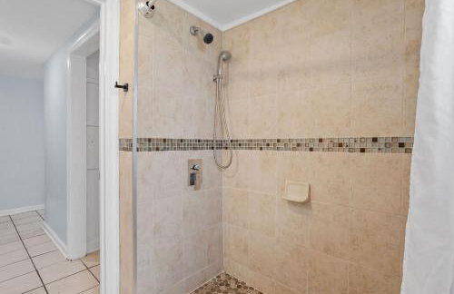 9 Bedroom, 14 Beds House Great for Big Groups Near Boardwalk, Tropicana - Foto 51