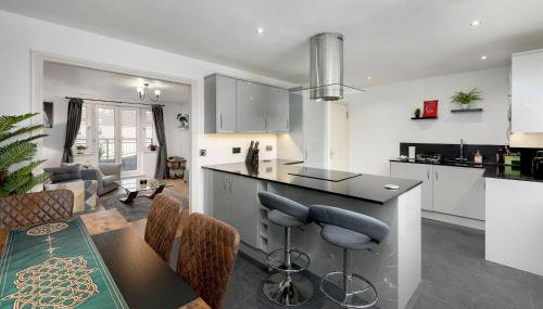 Stylish 2-Bed Flat with Balcony Near Haymarket - Pass the Keys - Foto 2, Other