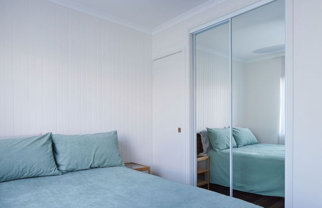 Little Palms by Burleigh Letting Co - Photo 2