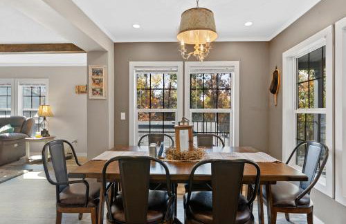 Hartwell Haus with Dock & Playground home - Foto 16