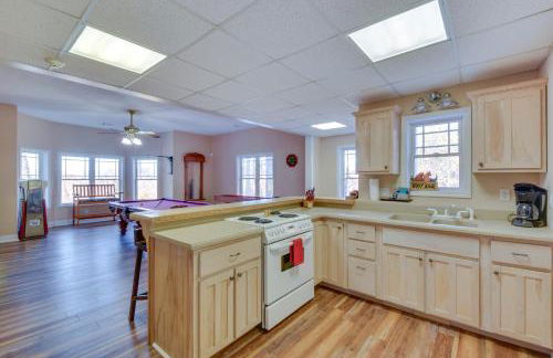 Blairsville Mansion with Hot Tub, Casino and Games! - Foto 20