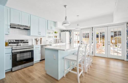 2Linkd Suites, 6BR Ensuite, Slps16, Pool&Spa, Gated - Photo 33