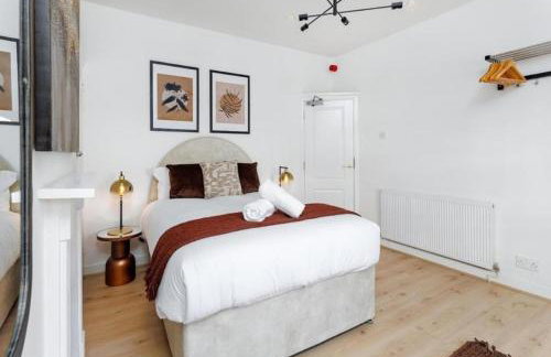 Flatzy - City Centre Mansion 2, Sleeps 22, 4 Baths - Foto 16