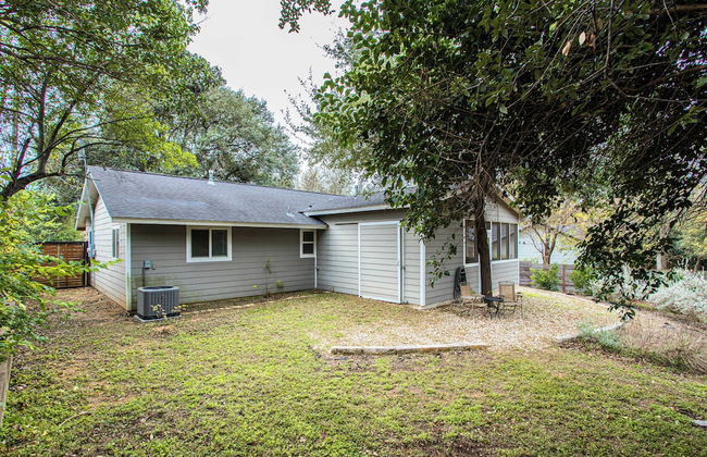 Screened-in Porch Walkable to Soco - Foto 41