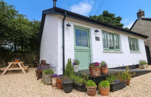 Lavender Cottage - Photo 2