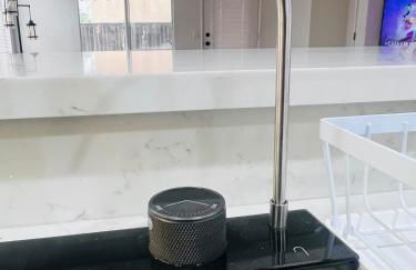 Stylish & Fully Renovated Home! - Foto 12