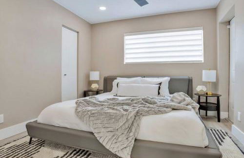 Stunning 2 Story Villa with Pool - Photo 49