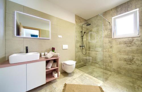 Beautiful Villa Vita Maris with heated pool - Foto 67