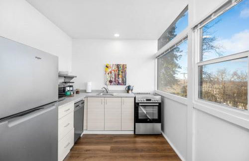 Iconic Modern Stay w Free Parking - Foto 1