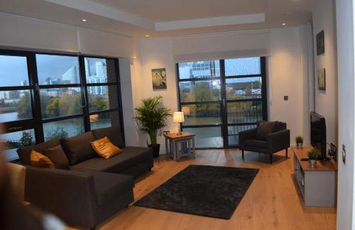 London City Island 3 Bedroom Luxury Apartments, Canary Wharf, E14 - Photo 1