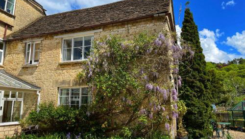 Cupcake Cottage: Quintessential Cotswold Cottage - Foto 1, Garden, Garden view