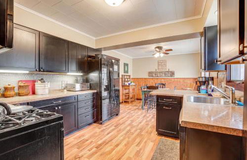 Hayward Home with Private Deck, Fire Pit and Kayak! - Foto 6