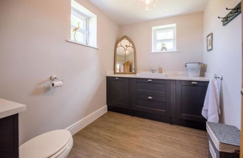 Chapel Cottage at Pond Hall Farm, Stunnning Property with Private Hot Tub, Hadleigh - Foto 58