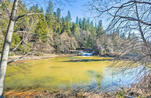 Furnished Deck and Fire Pit Sherwood Forest Cabin - Photo 30