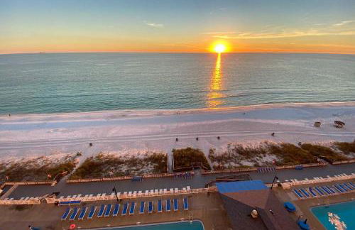 PCB Condo with Community Perks and Beach Access - Foto 1