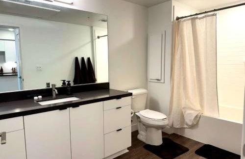 Bright Condo 10 Min from Disneyland With Pool & GYM - Foto 8