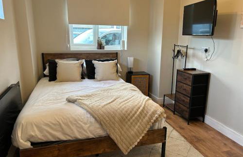 Modern cosy studio near Luton airport, free parking - Foto 5