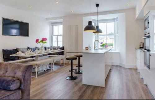 Tenby Heights, 5 en-suites, Parking & Garden - Photo 12