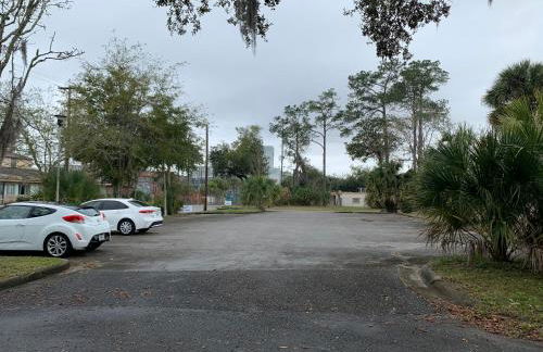 Stylish House Near UF, VA, & Downtown Gainesville - Photo 37