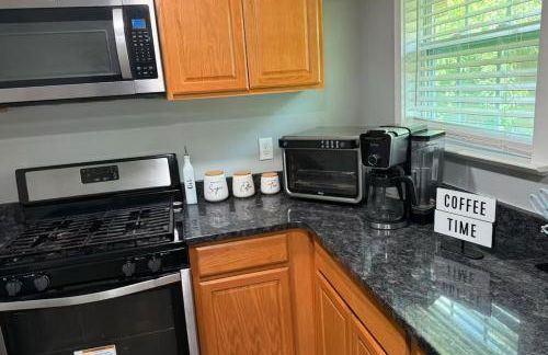 The Soak Haus Hot Tub Retreat 25 Min to ATL - Foto 5