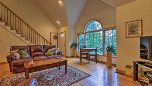 Pocono Mountain Home with 3 Community Lakes! - Foto 4