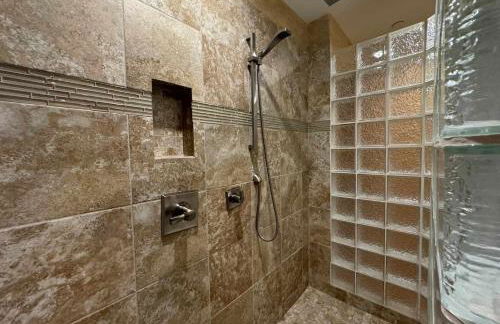 Best location in the heart of lions head, Ski lockers, jacuzzi and pool - Photo 22