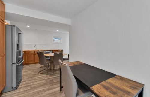 Fire and Fun Luxe Stay w Pool Hot Tub and Game Room - Foto 31