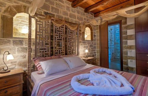 Hectoras Villa in Plaka BY APOKORONAS-VILLAS - Photo 53