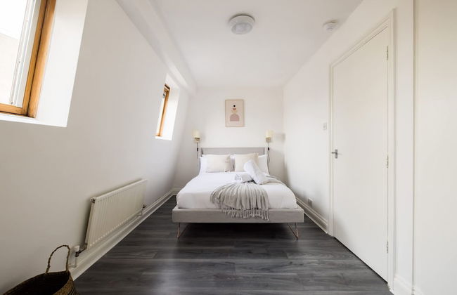 Stylish 2 Bedroom Apartment - Shepherd s Bush - Photo 14