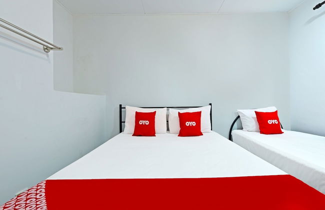 OYO 90493 JL Homestay - Foto 12