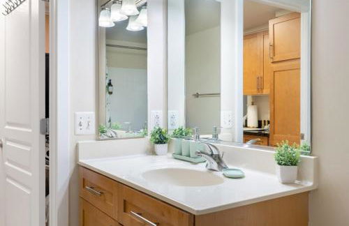 Luxury Stay-Free Parking-Amazon HQ-Nearby DC-Wifi-Pool-Gym - Photo 40