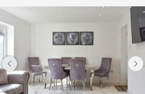 The hawthorns large detached 3 bedroom family home - Photo 8