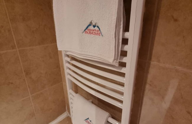 1 Bed Homey Two Floor Apartment - 200mbps Wi-fi! - Photo 23