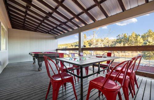 Fireside Haven - Hot Tub & Downtown Walkable - Foto 21