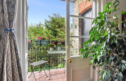 Charming London with balcony - Photo 2