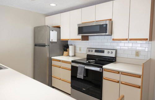 3-Bed Coastal Comfort in Biloxi - Foto 7