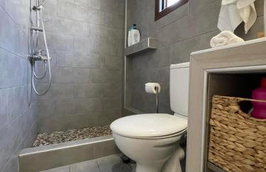 J&J Seaview Apartment - Photo 11
