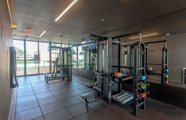 Luxurious Downtown Escape - Photo 55