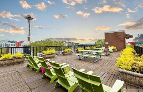 Designer Penthouse Space Needle View & Walk to Everything - Foto 12