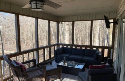 Beautiful Waterfront with Dock Firepit Hot tub - Foto 23