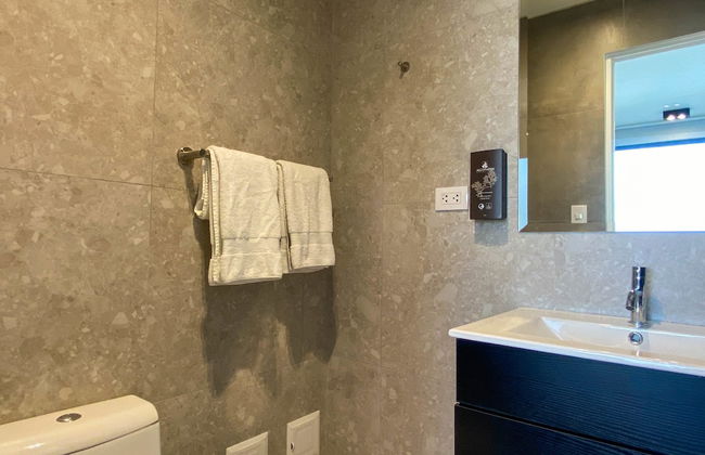 w Modern 2BR w Jacuzzi in Miraflores - Photo 13