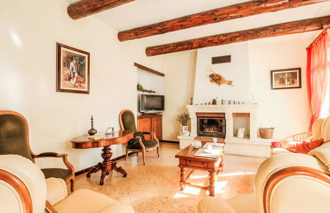 3 bedroom House in Althen-des-Paluds with private pool and garden - Photo 9