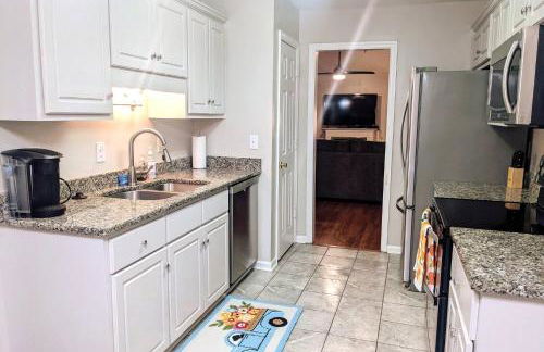 Pet Friendly condo, walk to the Masters - Foto 5