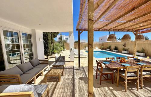 Villa in Playa den Bossa, 5 min SupermarketBBQ - Foto 7