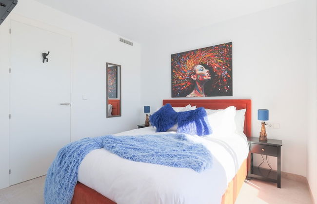 4 Bed Villa - Sleeps 8 - Pool - Garden - Parking - Foto 3